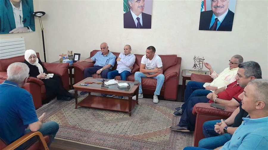 الحريري التقت لجنة تجار 