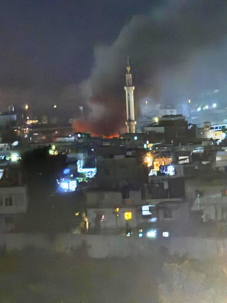 عدد كبيرمن الشهداء والجرحى في الغارة الاسرائيلية على مخيم عين الحلوة