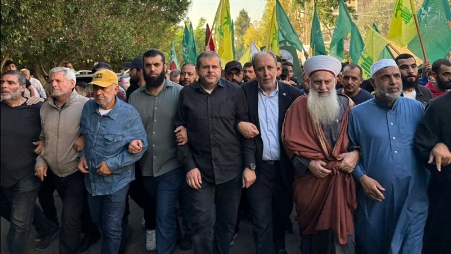 مشاركة واسعة ل"حزب الله" في تشييع شهداء مجزرة عين الحلوة