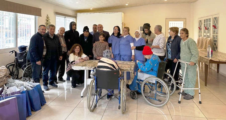 "روتاري صيدا" يشارك مسني "بيت الراحة " في عبرا  الإحتفال بالأعياد المجيدة ويقدممن لهم الهدايا