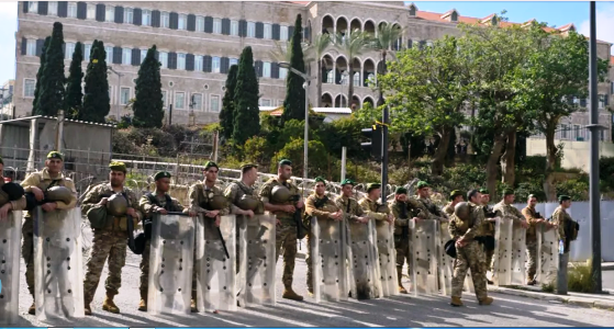 سلام يواجه الشحن الفتنوي والتفاف واسع حوله... "الثنائي" يتنصل من الشارع بعد فشل "الحزب"!