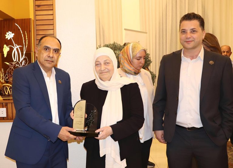 الحريري تكرّم خريجي الجامعات من أبناء عائلات ‘رابطة آل الحريري وأنسبائهم من آل الشريف"
