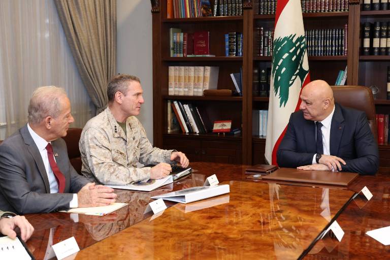 جولات مكوكية عسكرية أميركية بين لبنان وإسرائيل لدفع تنفيذ «الإطار»