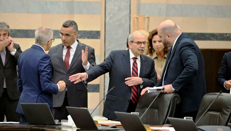 "تمايز" أميركي- إسرائيلي حول احتلال المنطقة الأمنية… "إقحام" الجيش في خلاف رئيس الحكومة ووزير الدفاع!