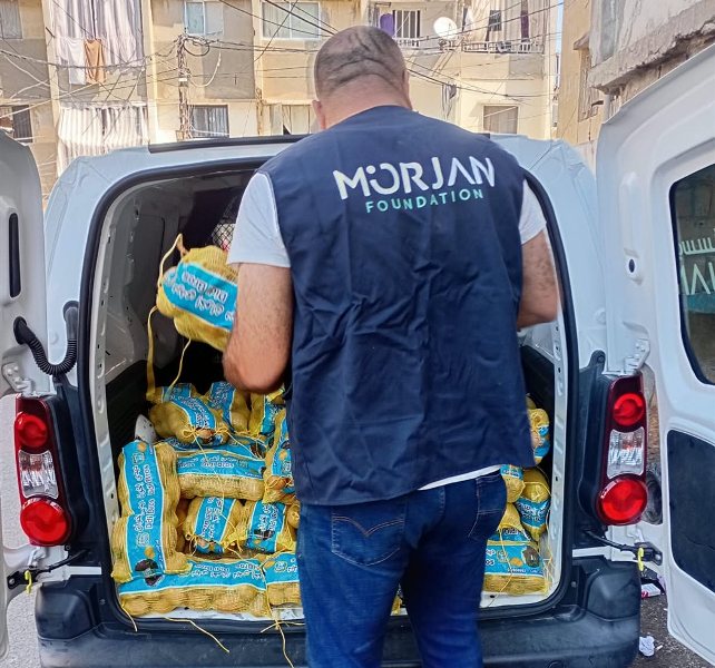 مبادرة «سوق الجمعة» من «مرجان الخيرية» تتواصل.. توزيع معونات غذائية في تعمير عين الحلوة والفيلات