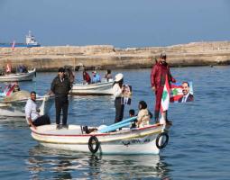 مسيرة مراكب بحرية لصيادي الأسماك في صيدا وفاء للرئيس الشهيد رفيق الحريري