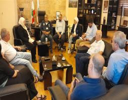 الحريري تتفقد مركز للنازحين في صيدا وتتشاور مع المفتي والفعاليات والقوى الأمنية  لتنسيق جهود الإغاثة