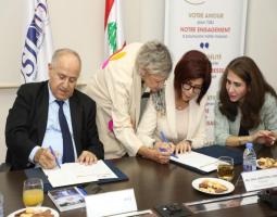 مذكرة تفاهم لانشاء "صندوق منح دراسية" بإسم "جمعية أهلنا" في "الجامعة اليسوعيّة"