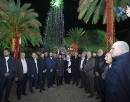 إضاءة "مستديرة جامع الحريري" بزينة الأعياد/ بهية الحريري: صيدا تؤكد أنها نموذج للعيش الواحد واللقاء بين كل اللبنانيين