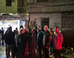 حجازي ووفد بلدية صيدا يتفقدون مركز ايواء النازحين في تعمير عين الحلوة بعد الغارة الاسرائيلية