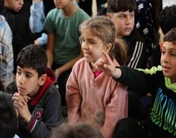 تقديمات "مركز الحريري الطبي" للنازحين : 896 معاينة و1070 وصفة دواء و158 مهمة إسعاف و128 مهمة نقل مرضى