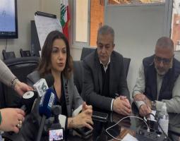 الوزيرة السيّد تتفقد غرفة عمليات محافظة الجنوب: الدولة الى جانب النازحين وملتزمة تامين احتياجاتهم