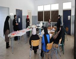 دورات تمكين للنازحين بمهن وحِرَف توفر لهم مصدر دخل مستداماً