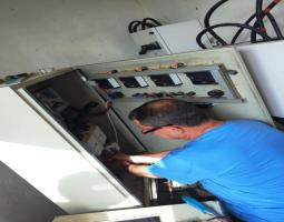 الفرق الهندسية ل"مياه الجنوب" تباشر أعمال صيانه وإصلاح وتشغيل المحطات والآبار في قرى الجنوب