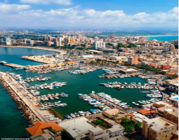 حركة نزوح من المنطقة المهددة في صور وفرق من الدفاع المدني تعمل على اجلاء العجزة الى أماكن آمنة