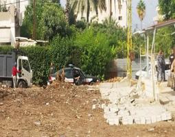 بلدية صيدا تزيل مخالفات بناء في أحياء مختلفة من المدينة