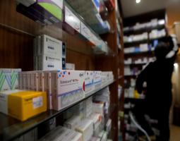 «الصحة» تحدّد سعر صرف الدعم بـ 12 ألف ليرة. وتجّار الأدوية: لن نحلّ الأزمة!