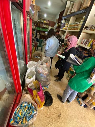 اقفال سوبرماركت بالشمع الاحمر ومحضر ضبط بحق إحدى الملاحم جنوباً