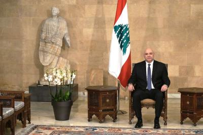 الصورة الأولى لرئيس الجمهورية جوزيف عون على كرسيّ الرئاسة في قصر بعبدا