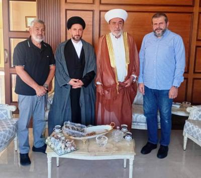 وفد من 