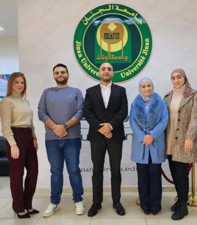 الصيدلي عمر مرجان يزور 