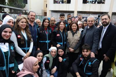 الوزيرة السيّد تتفقد اوضاع النازحين في احد مراكز الايواء بمدينة صيدا وتلتقي حجازي واعضاء من المجلس البلدي