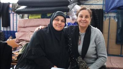 بعد 20 عاماً.. لقاء وفاء يتجدّد في مركز استقبال النازحين في صيدا