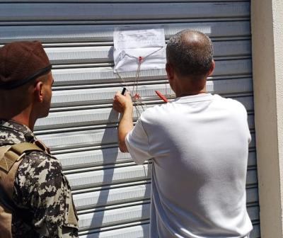 مصلحة الاقتصاد في الجنوب تقفل محلًا لبيع المياه في صيدا بالشمع الأحمر بمؤازرة أمن الدولة