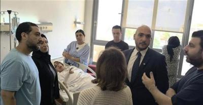 عمر مرجان يعود جرحى حادث إنقلاب 
