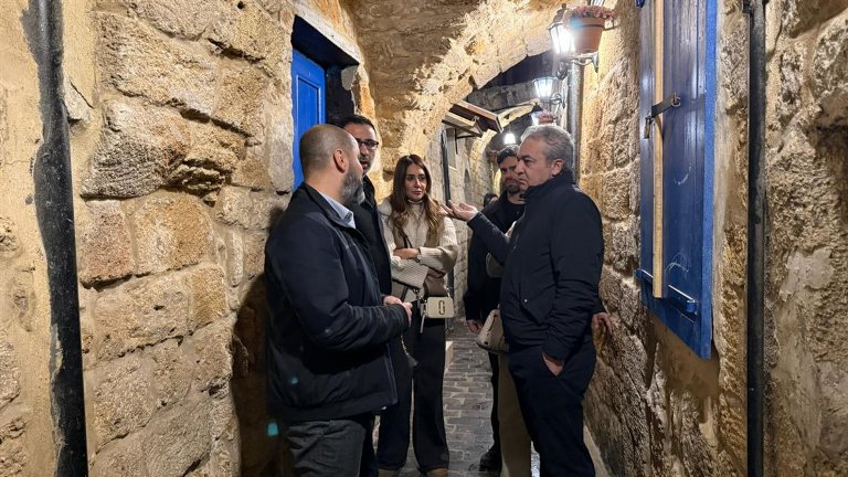 "جمعية محمد زيدان" تستضيف حجازي ووفد بلدية صيدا في جولة لتفقد مشاريع الترميم والإنارة في المدينة القديمة