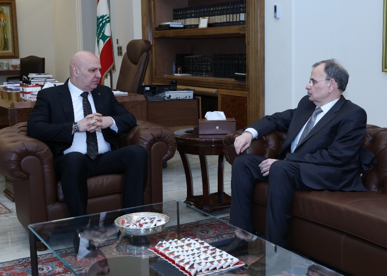 النائب البزري يزور رئيس الجمهورية ويبحث معه أوضاع لبنان وصيدا