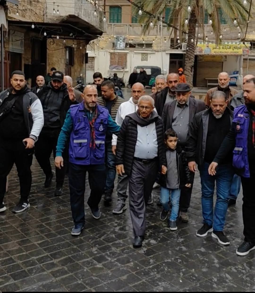 سعد يؤدّي صلاة عيد الفطر ويجول على الأضرحة ويلتقي النازحين في صيدا