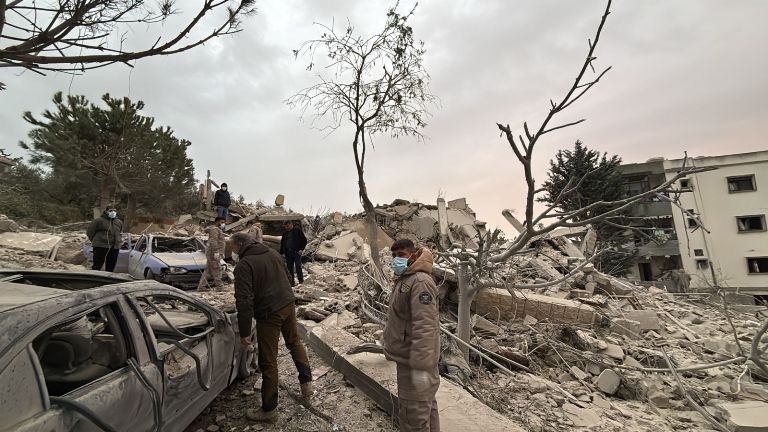 الطيران الحربي الاسرائيلي يستهدف كفرحتى في قضاء صيدا ..ويرتكب مجزرة ودمار كبير في البلدة