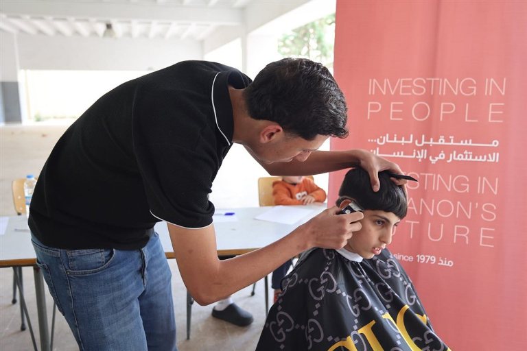 دورات تمكين للنازحين بمهن وحِرَف توفر لهم مصدر دخل مستداماً