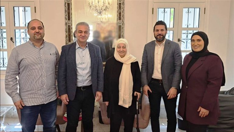 الحريري تلتقي وفد بلدية صيدا وتاكيد على "أهمية تعزيز حضور الدولة في المدينة بكافة أجهزتها ومؤسساتها،"