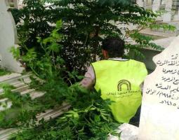 حملة ل "جمعية محمد زيدان" تستهدف تنظيف شامل لمقبرة صيدا القديمة 