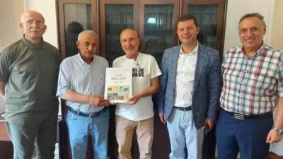 وفدان من مدينتي النبطية وصور يكرمان النائب سعد ل